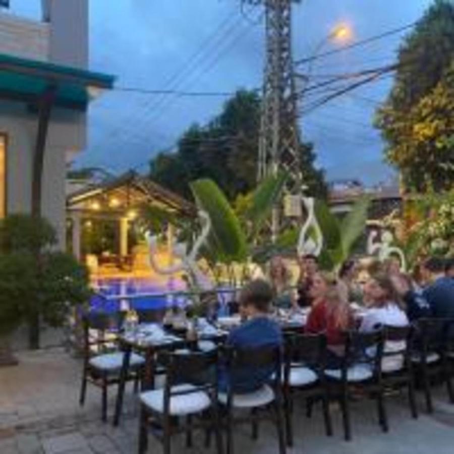Window Homestay Kon Tum Екстер'єр фото